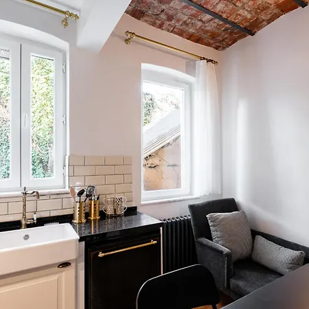 Cozy Flat With Balcony Near Istiklal Avenue * Istanbul
