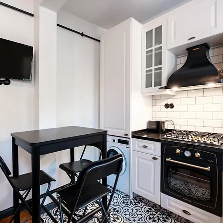 Cozy Flat With Balcony Near Istiklal Avenue Istanbul