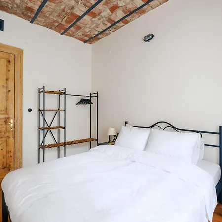 Balcony-ac-smart Tv 10 Min To Taksim Istiklal *